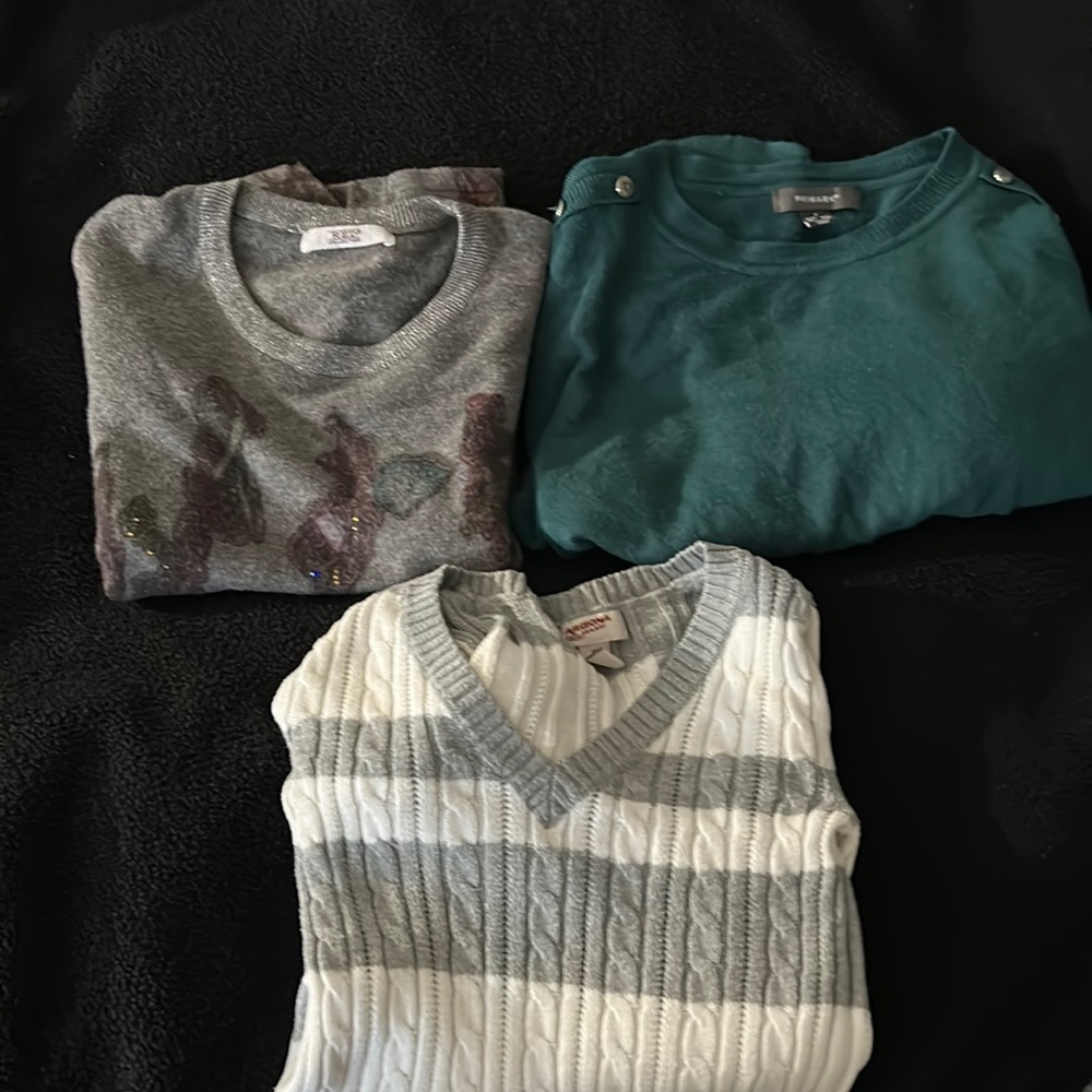 Bundle of 5 sweaters for $5!!!!
